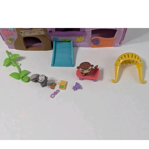 Littlest Pet Shop LPS Kohls Exclusive Pets Only Clubhouse Accessories Purple - Picture 3 of 6